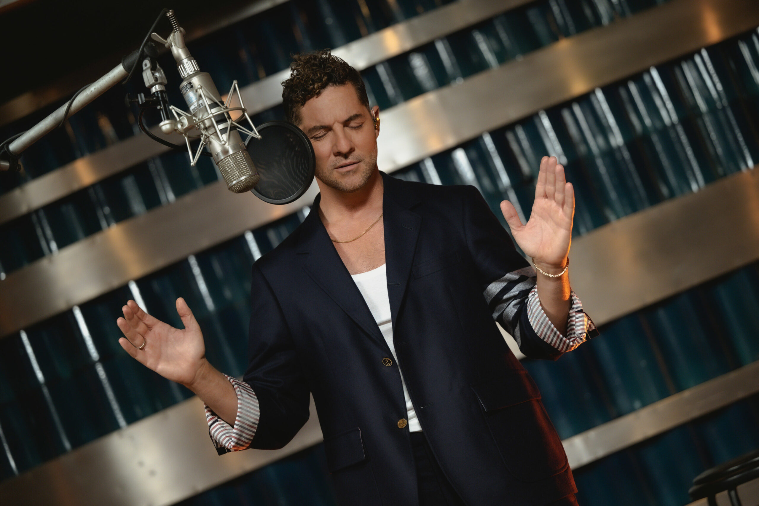David Bisbal joins the Music Moments campaign for the Alzheimer's Association.